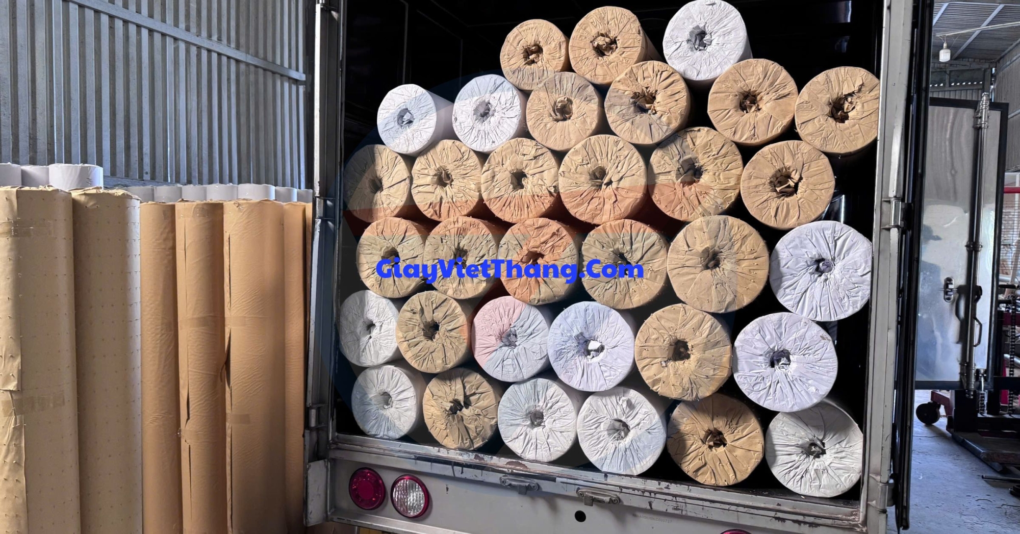 giấy việt thắng chuyển hàng